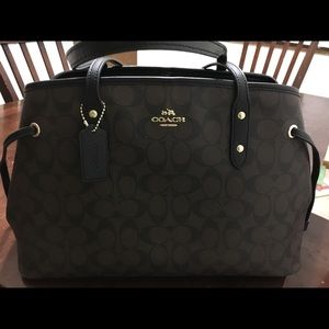 Coach Carryall Purse ✨
